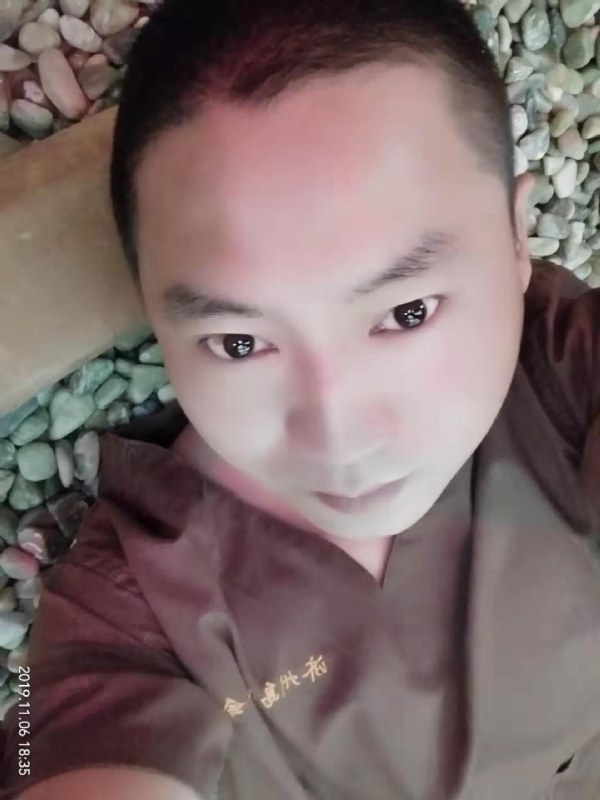 红枫叶的第一张照片--抚顺蓝颜知己交友网